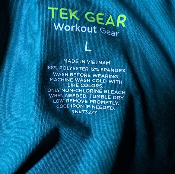 Tek Gear Adaptive Long Sleeve Performance Tee Size: LARGE, (EUC) - Picture 3 of 8